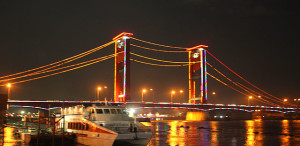 Ampera_Bridge_at_Night,_Palembang