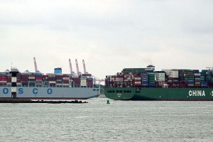 CSCL_Saturn_&_COSCO_Italy_02
