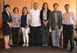 Organizers and speakers of the forum on Safety of Life at Sea policy on verified gross mass, L to R: Liza Almonte, PortCalls publisher; Doris Torres, Philippine International Seafreight Forwarders Association (PISFA) president; Mariz Regis, PISFA chair; Leo Morada, Cargo Data Exchange Corp CEO; Maria Cecilia Bejoc, Maersk-Filipinas inland operations manager; Atty Max Cruz, Association of International Shipping Lines general manager; and Roberto Aquino, Philippine Ports Authority Port Operations and Services Department manager.