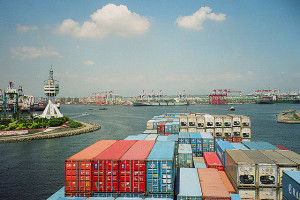 Kaohsiung-container-port