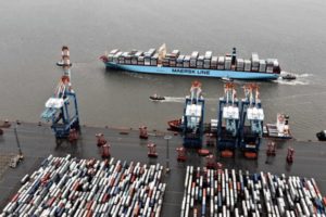 Container Terminal, Bremerhaven Das größte Containerschiff der Welt - Maersk Mc- Kinney Möller 18.8.13