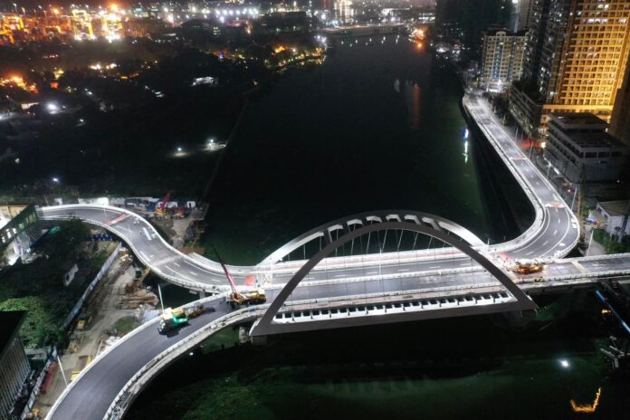 Binondo-Intramuros bridge