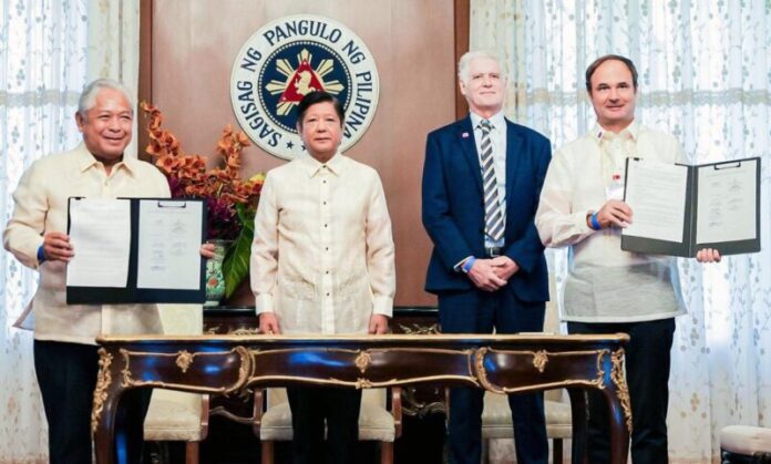 DOTr signs phase 3 contracts for North-South Commuter Railway